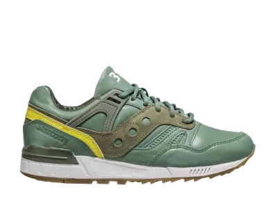 ヨアンティフェンウェイ × サッカニー グリッド SD "グリーンモンスター"