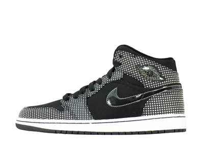 ナイキ エアジョーダン1 レトロ "ポルカドットブラック/ホワイト"