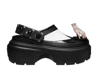 ウェンズデー × クロックス ストンプ クロッグ "ブラック/ホワイト"