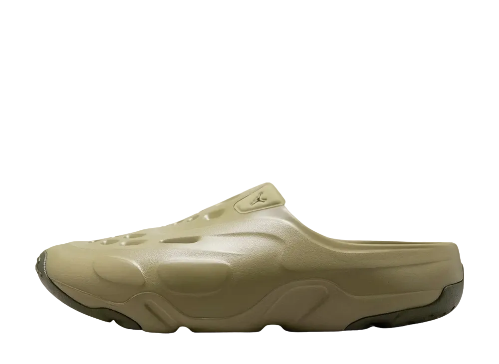 ナイキ ジョーダン ローム ミュール "ニュートラルオリーブ"