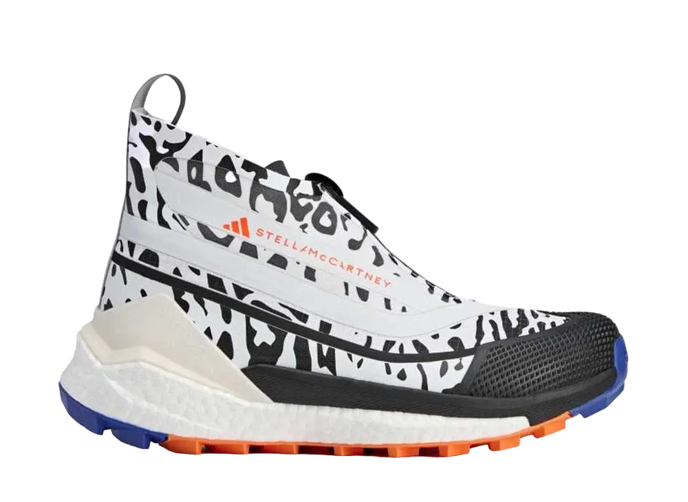 ステラマッカートニー × アディダス テレックス フリーハイカー2.0 ゴアテックス AOP "フットウェアホワイト/クルーオレンジ/コアブラック"