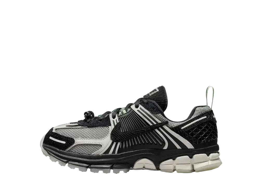 ナイキ GS ズーム ボメロ5 "スパイダー"