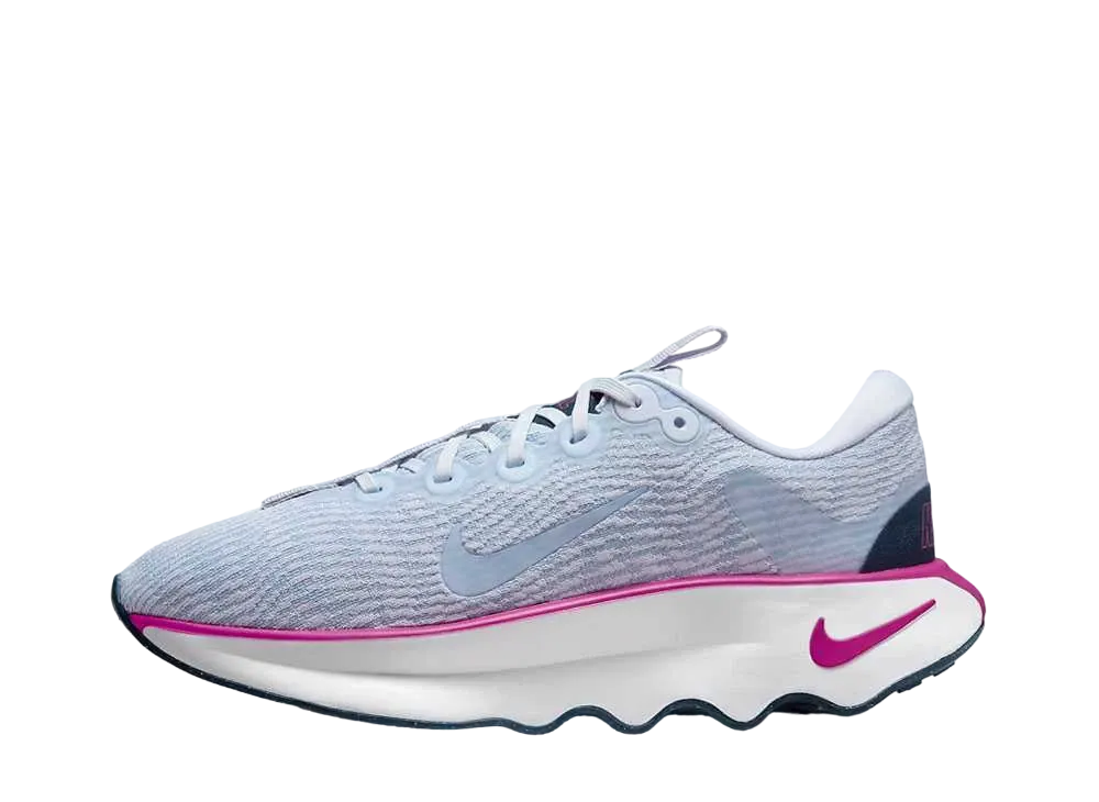 ナイキ ウィメンズ モティバ "フットボールグレー/ホットフューシャ/アーモリーネイビー/フットボールグレー"