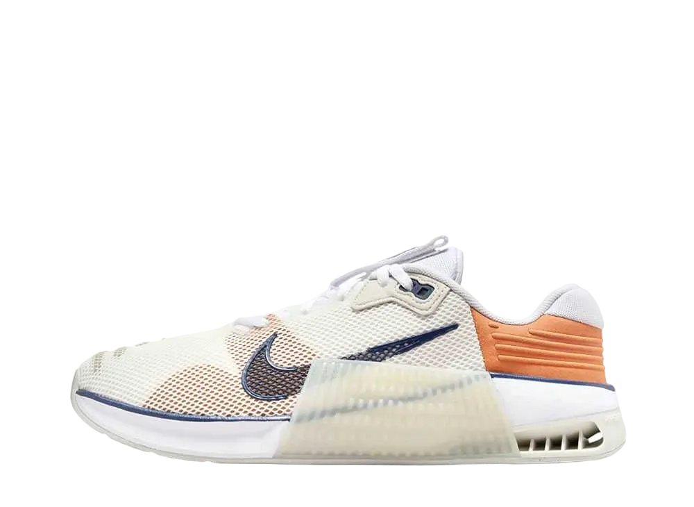 ナイキ ウィメンズ ナイキ メトコン9 AMP "ホワイト/ライトボーン/ライムストーン/ミッドナイトネイビー"