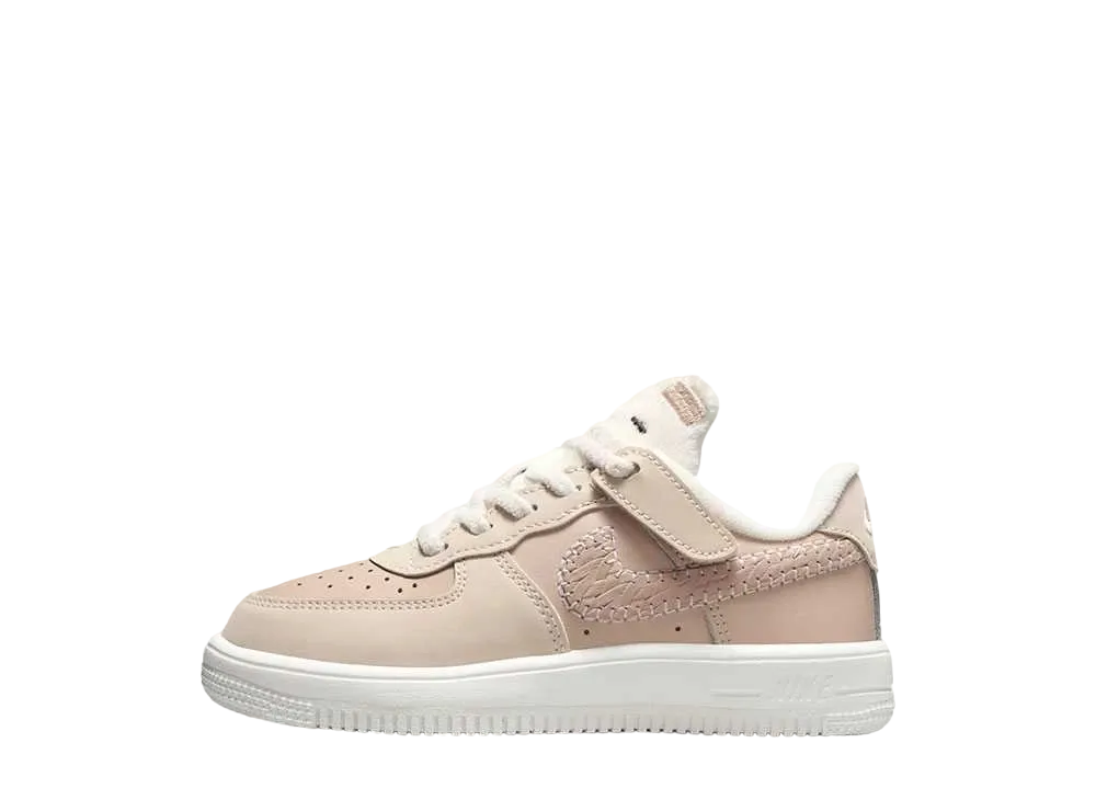 ナイキ PS フォース1 ロー SE イージーオン "サンドドリフト/セイル/ダークレーズン/ペールアイボリー" (キッズ)