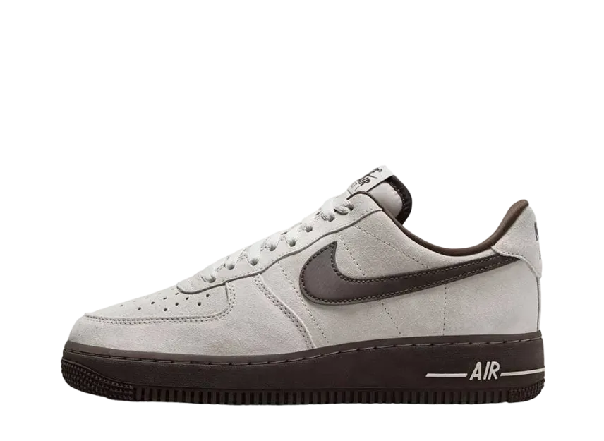 ナイキ ウィメンズ エアフォース1 ロー 07 オアウッドブラウン Nike Women's Air Force 1 '07
