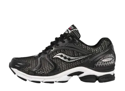 サッカニー プログリッド トライアンフ4 "ブラック"