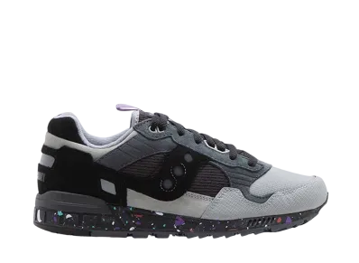 アルビノ&プレト × サッカニー シャドウ5000 "グレー/ダークグレー/ブラック/パープル"