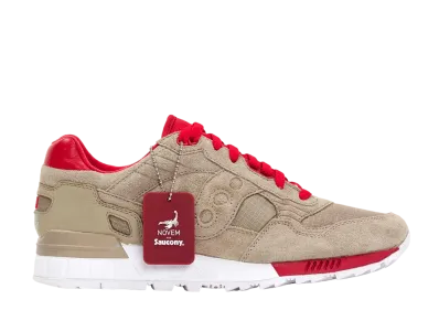 BAU × ザ ディスティンクトライフ × サッカニー シャドウ5000 "ノウェム タン"