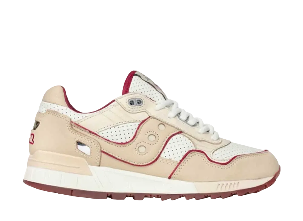 エクストラバター × サッカニー シャドウ5000 "フォー ザ ピープル フレンズ アンド ファミリー"