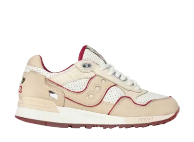 エクストラバター × サッカニー シャドウ5000 "フォー ザ ピープル フレンズ アンド ファミリー"