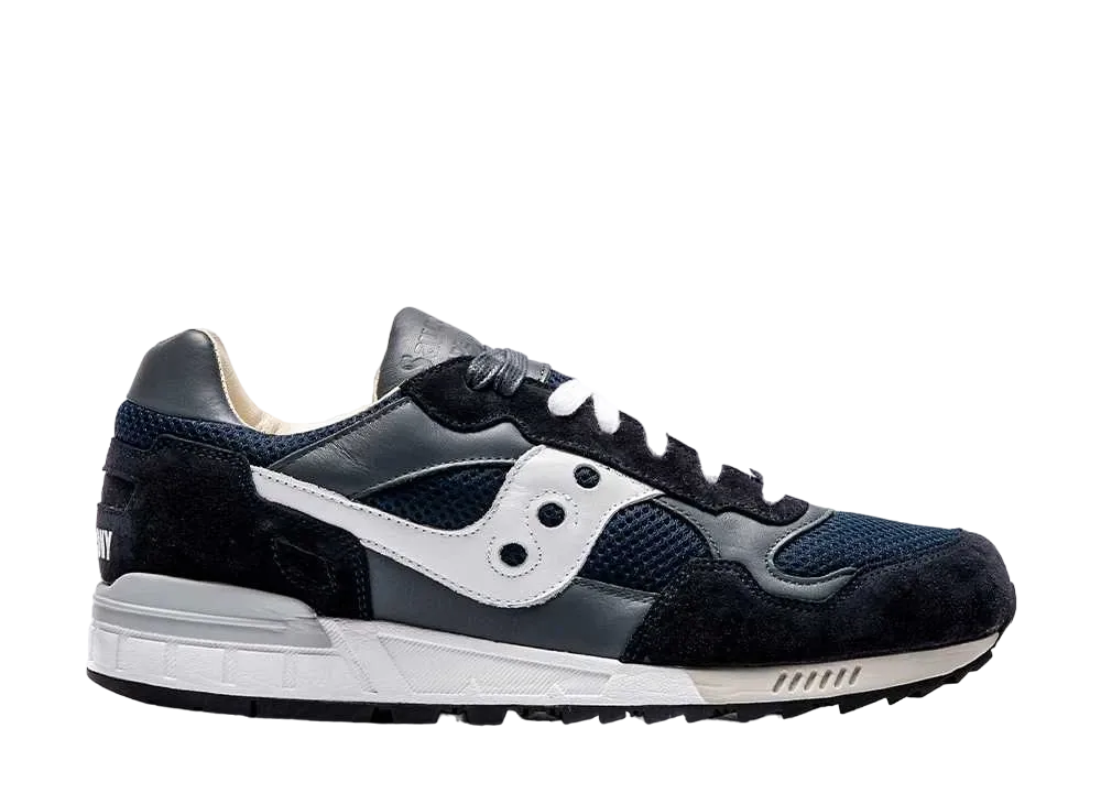 サッカニー シャドウ5000 "ネイビー/ホワイト"