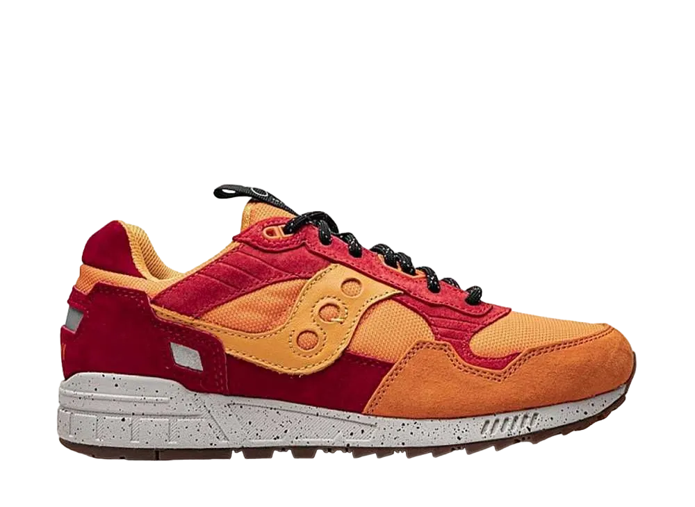 サッカニー シャドウ5000 "マーズ"