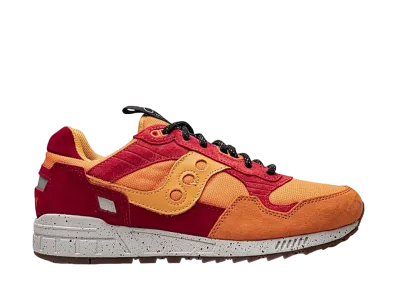 サッカニー シャドウ5000 "マーズ"