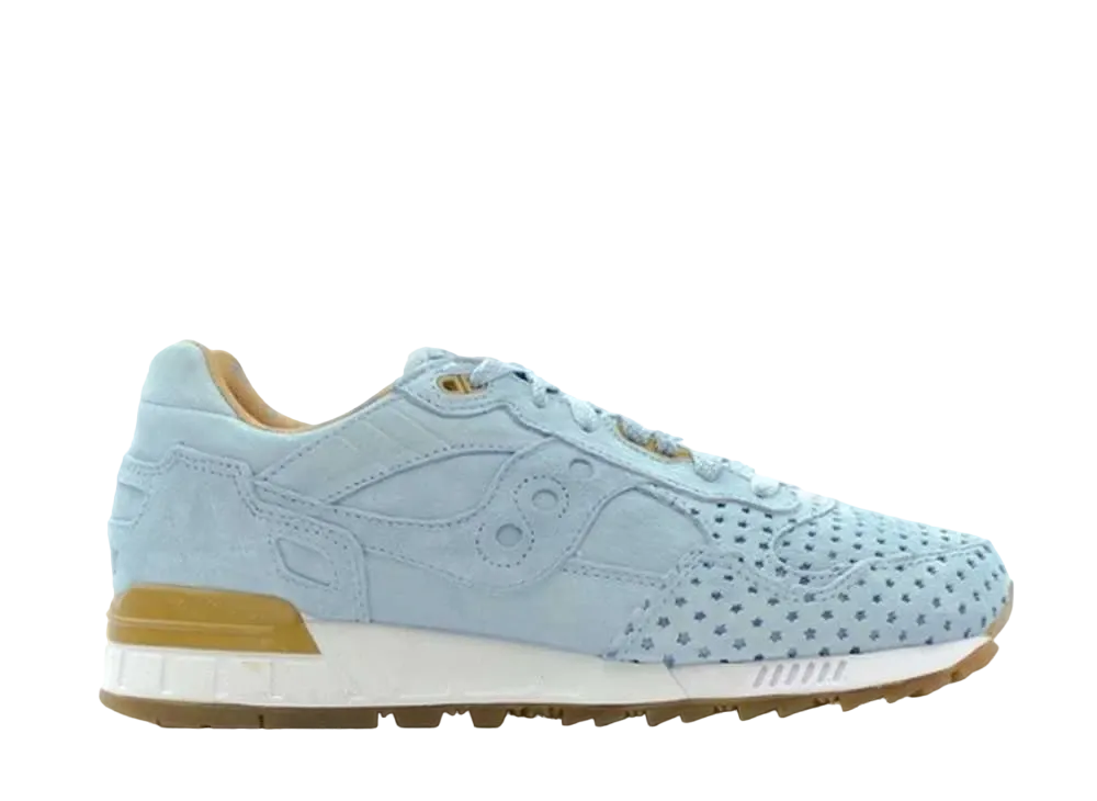 プレイクローズ × サッカニー シャドウ5000 "コットンキャンディー ドリームブルー"