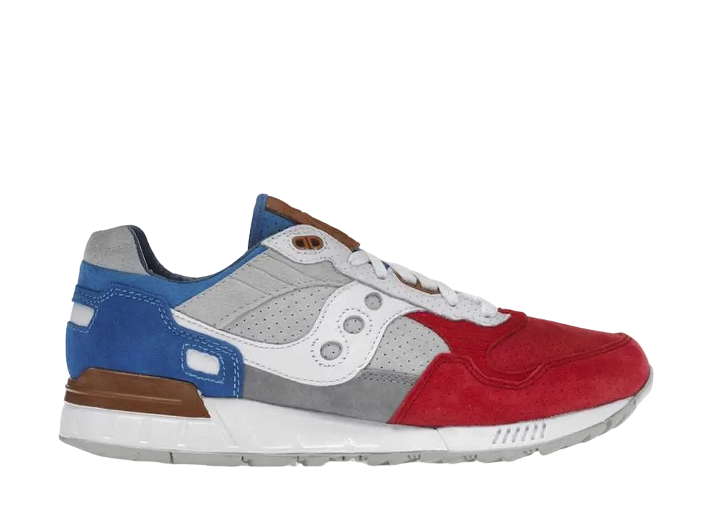 スニーカー76 × サッカニー シャドウ5000 "ザ レジェンド オブ ゴッド タラス"