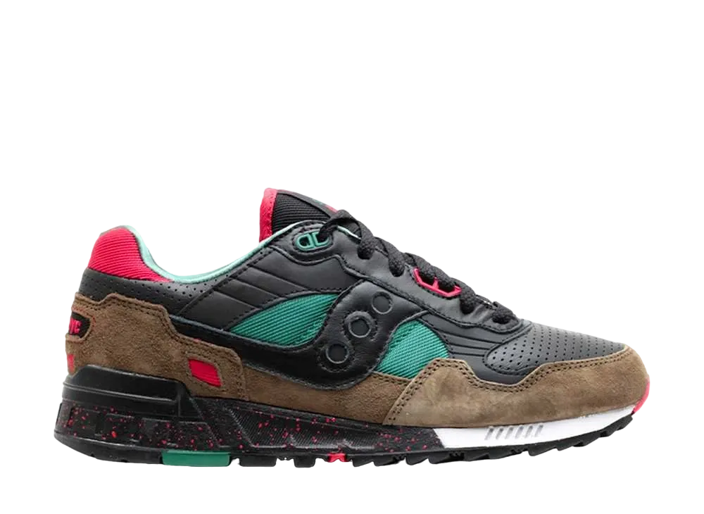 ウェスト ニューヨーク × サッカニー シャドウ5000 "キャビンフィーバー"