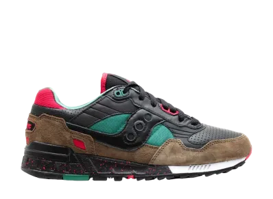 ウェスト ニューヨーク × サッカニー シャドウ5000 "キャビンフィーバー"