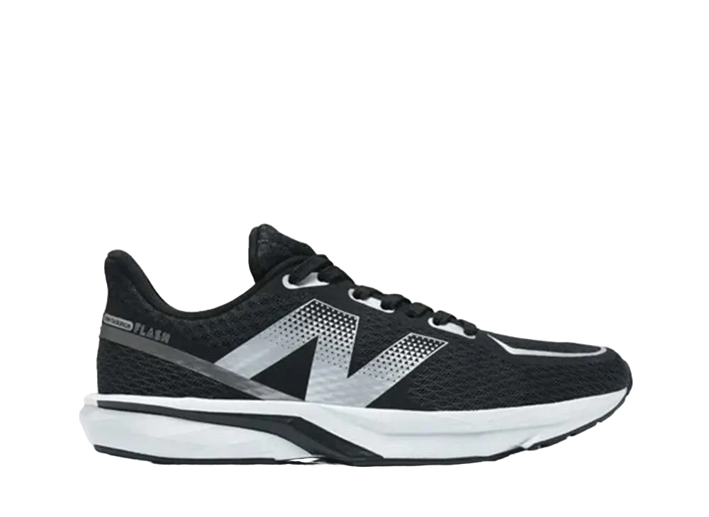 ニューバランス ウィメンズ ダイナソフト フラッシュV7 "ブラック"