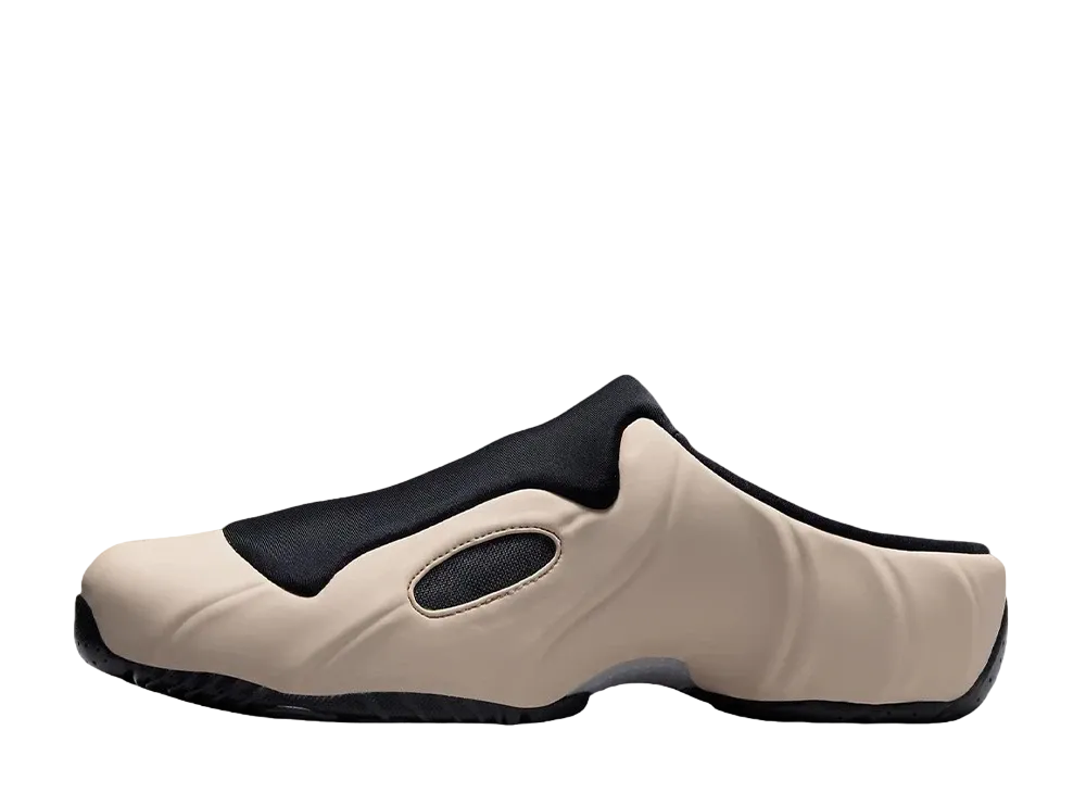 ナイキ クロッグポジット "サンドドリフト"