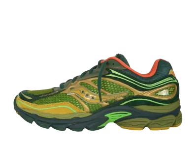 スターカウ × サッカニー プログリッド オムニ9 "グリーン"