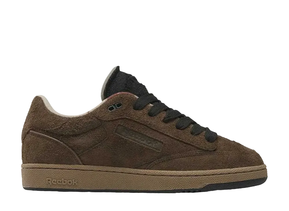 ユニバーサルモンスターズ × リーボック クラブC バルク "ブラウン/ブラック/タン"