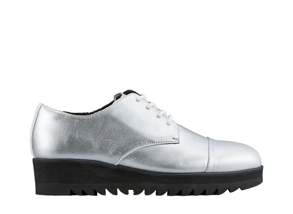 オニツカタイガー ジ オニツカ ウィメンズ ダービー "シルバー"