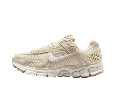 Nike Women's Zoom Vomero 5 "Sanddrift/Hemp/Black/Phantom"