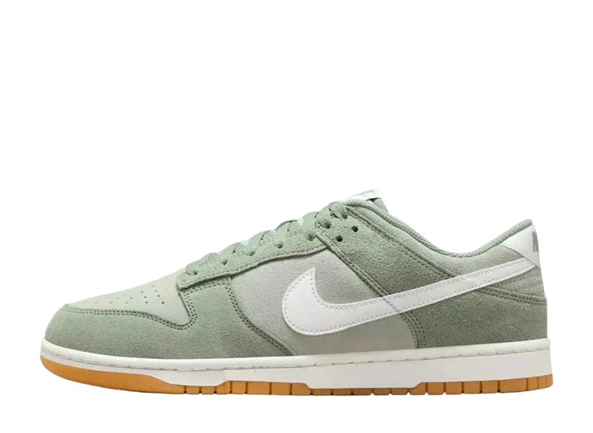 NIKE スエードスニーカー ホワイト/オリーブ NIKE スエードスニーカー NIKE スエードスニーカー ホワイト/オリーブ NIKE スエードスニーカー