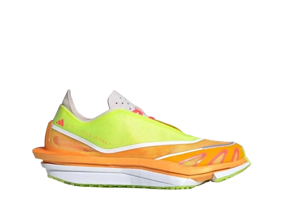 ステラマッカートニー × アディダス ウィメンズ アースライト 2.0 ロー カーボン "シグナルグリーン/ヘイジーオレンジ/ホワイト"