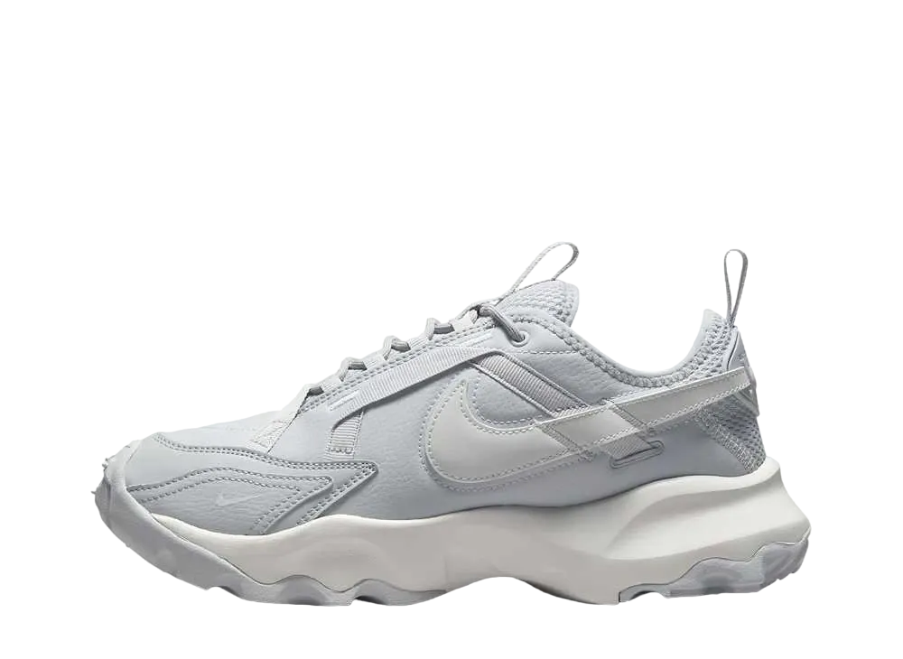 Nike Women's TC 7900 "Wolf Grey/Photon Dust/Metallic Platinum"