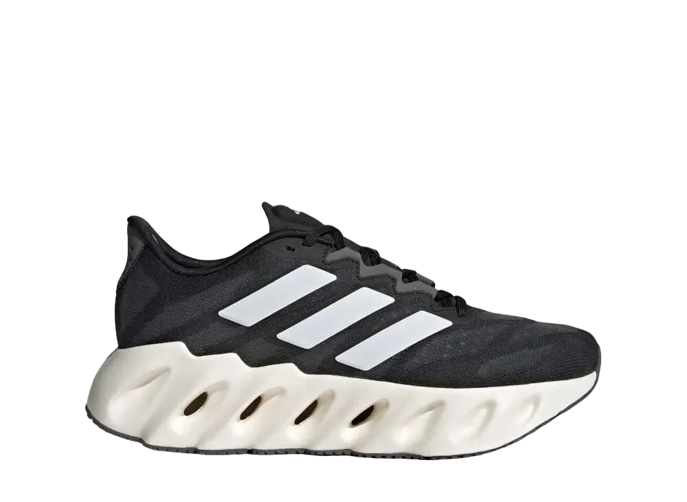 アディダス ウィメンズ スイッチ FWD "コアブラック/フットウェアホワイト/グレーファイブ"