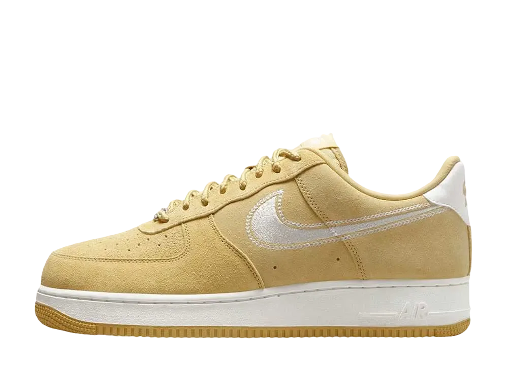 ナイキ エアフォース1 ロー "バフゴールド"