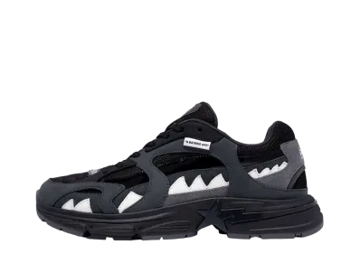 A BATHING APE®︎ Women's SHARK STA "Black"
