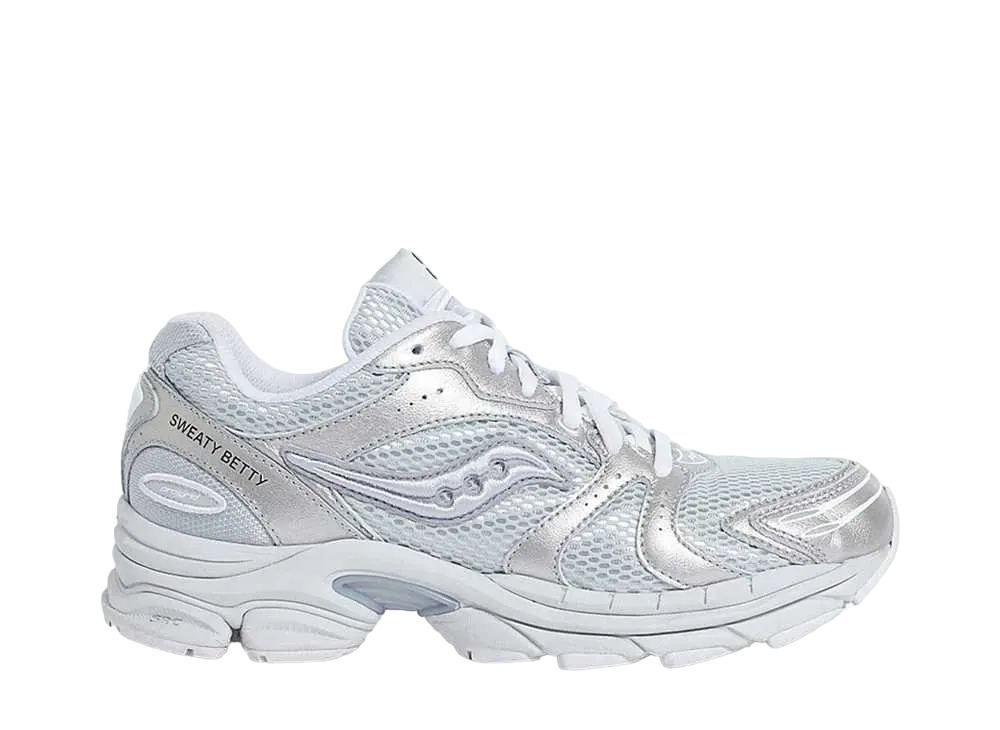 スウェッティベティ × サッカニー ウィメンズ プロ グリッド トライアンフ4 "シルバー/ホワイト"