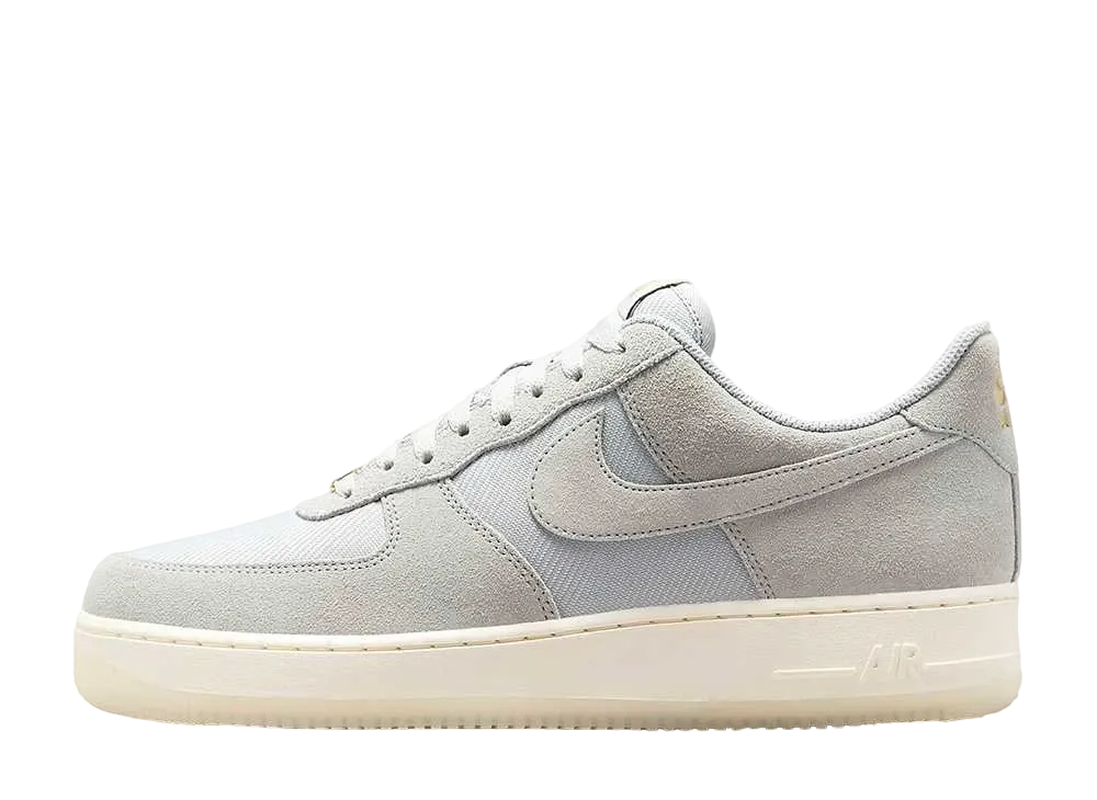 ナイキ エア フォース 1 ‘07 LV8 "ライトスモークグレー/メタリックゴールド/ペールアイボリー"