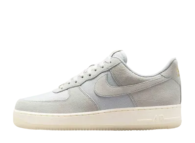 ナイキ エア フォース 1 ‘07 LV8 "ライトスモークグレー/メタリックゴールド/ペールアイボリー"
