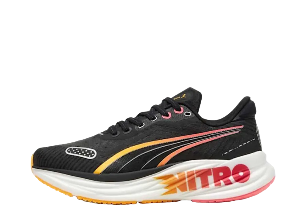 プーマ ウィメンズ マグニファイ ニトロ2 テック FF "プーマブラック/サンストリーム/サンセットグロー"