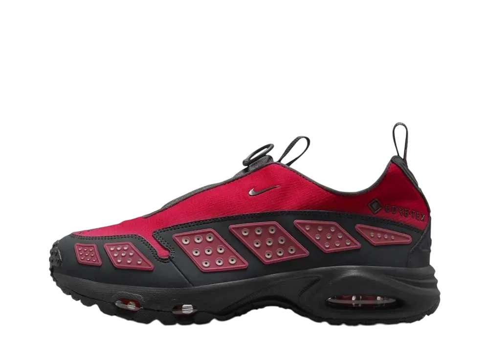 Nike Women's Air Max SNDR GORE-TEX "Dark Smoke Grey and Fire Red"