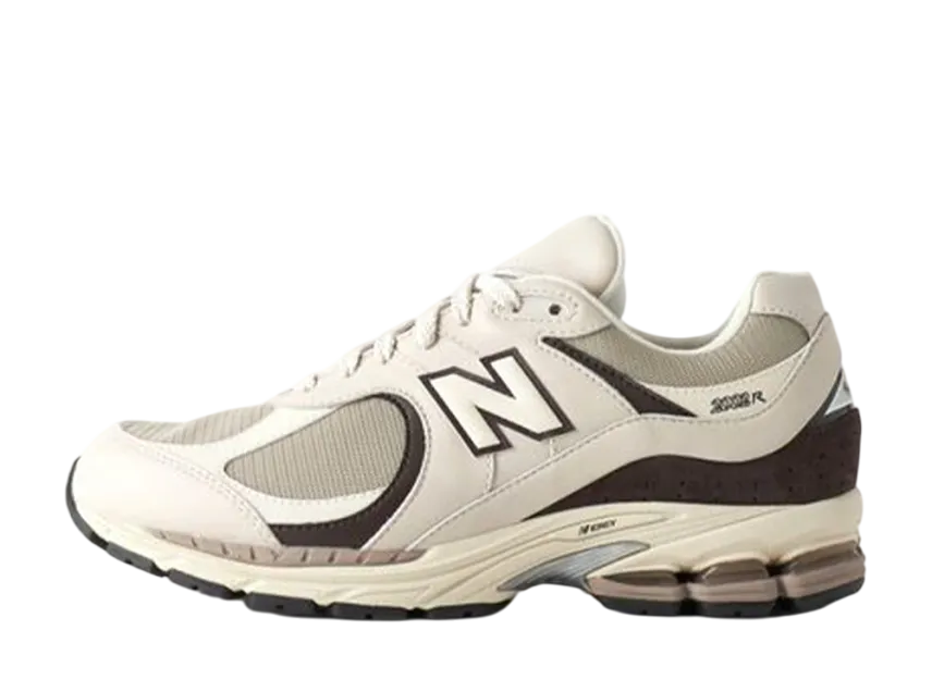 ニューバランス 2002R ゴアテックス "グレージュ"