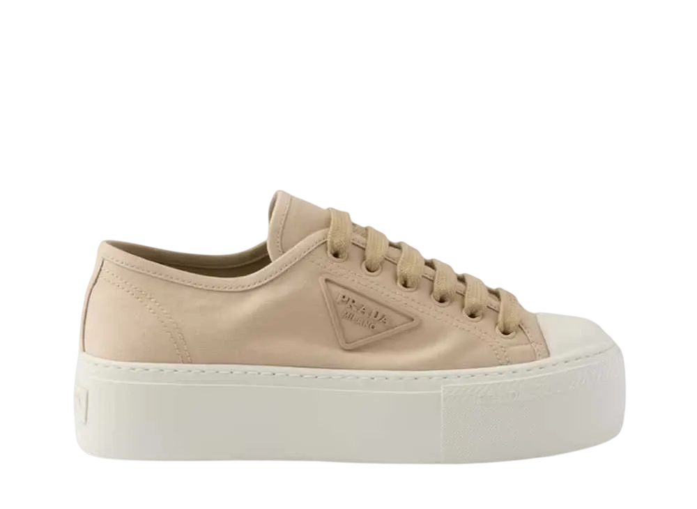 プラダ ウィメンズ レースアップ ファブリック スニーカー "ベージュ"