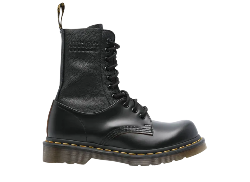 MM6メゾンマルジェラ × ドクターマーチン アンクルブーツ "ブラック/ブラック"