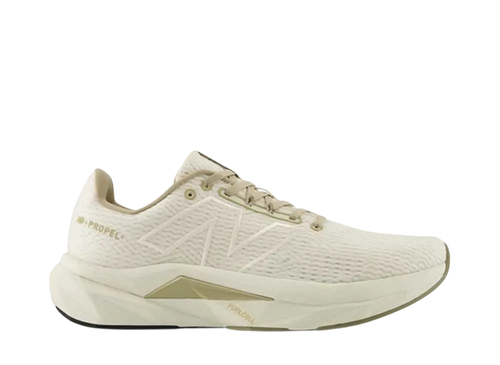 ニューバランス フューエルセル プロペルV5 "ベージュ"