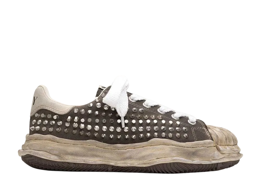 メゾンミハラヤスヒロ ブレイキー OG ソール スタッズ キャンバス ロートップ スニーカー "グレー" (A13FW729)