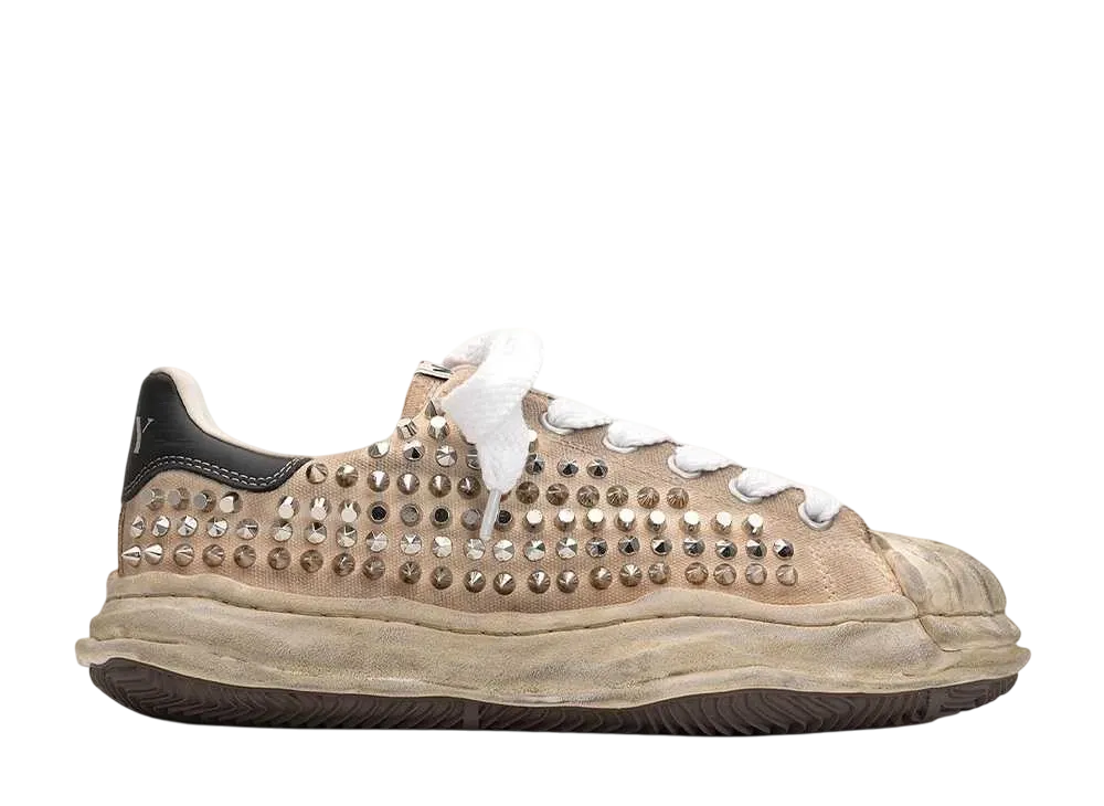 メゾンミハラヤスヒロ ブレイキー OG ソール スタッズ キャンバス ロートップ スニーカー "ホワイト" (A13FW729)