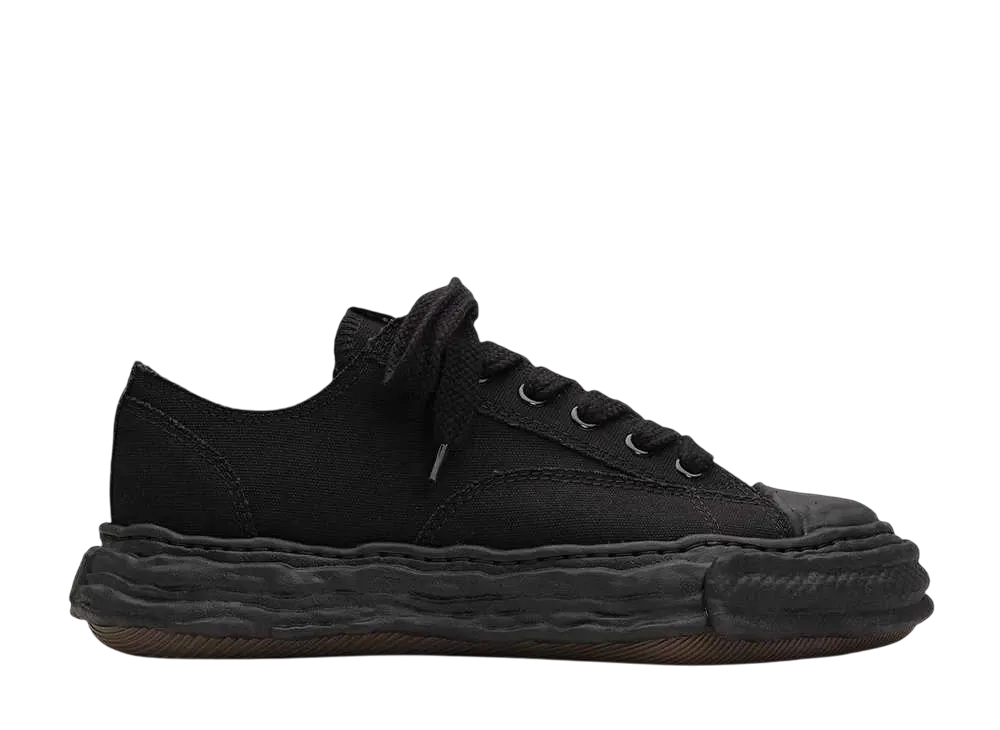 メゾンミハラヤスヒロ ピーターソン23 OG ソール キャンバス ロートップ スニーカー "ブラック/ブラック" (A11FW702)