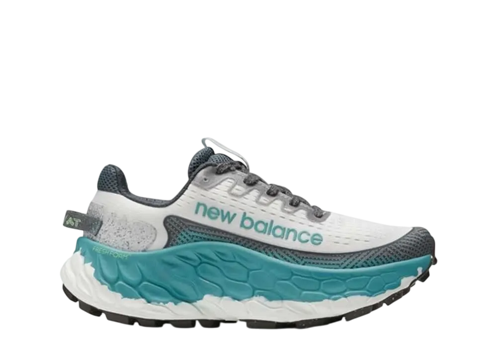 ニューバランス ウィメンズ フレッシュフォーム X モア トレイルV3 "ライトグレー/グリーン"