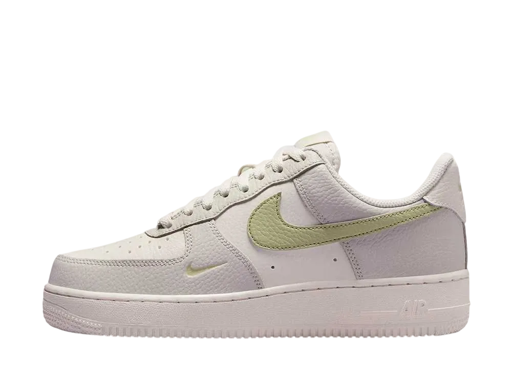 ナイキ ウィメンズ エアフォース1 ロー "オリーブオーラ"