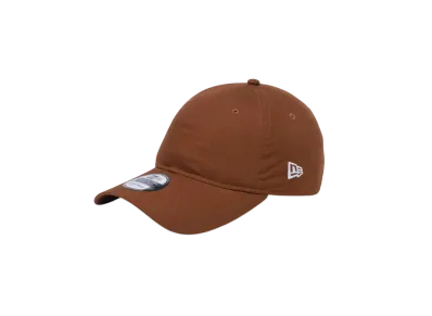 NEW ERA 9Twenty Long Visor Typewriter Basic "Camel Brown"