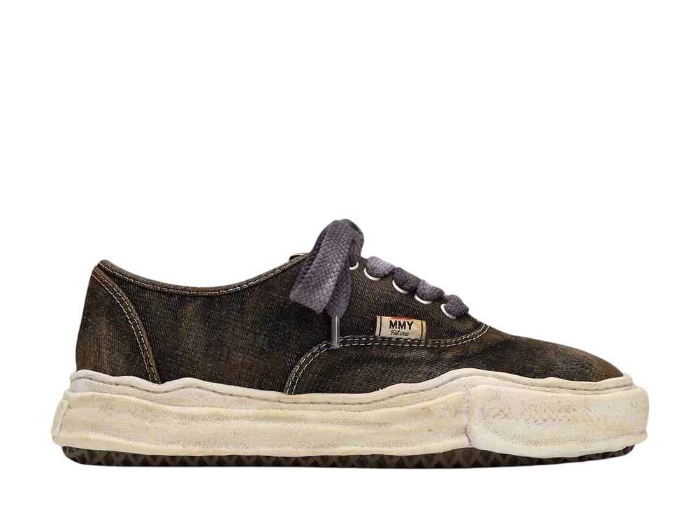 メゾンミハラヤスヒロ ベイカー OG ソール ウォッシュド デニム ロートップ スニーカー "ブラック" (A13FW735)